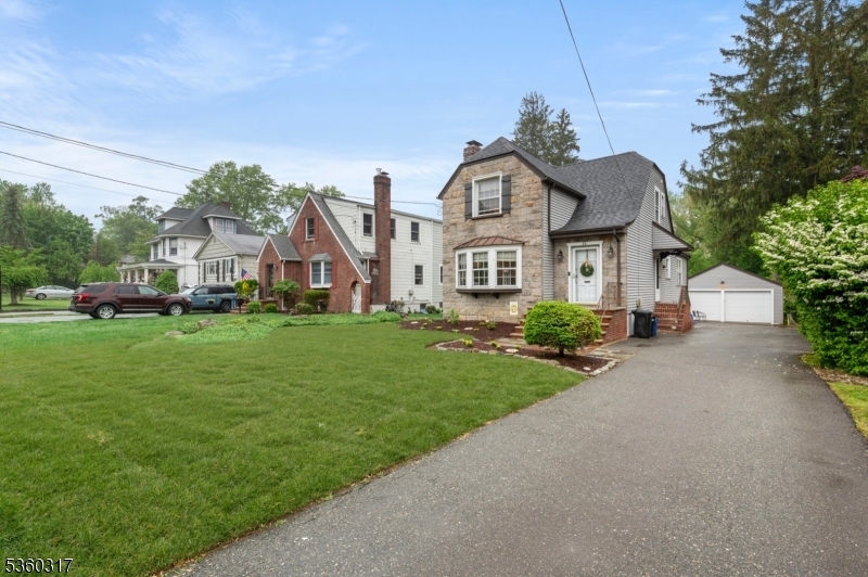 35 Farrington St  West Caldwell Twp. NJ 07006 photo