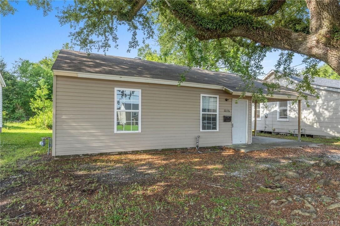 Property Photo:  2236 12th Street  LA 70601 
