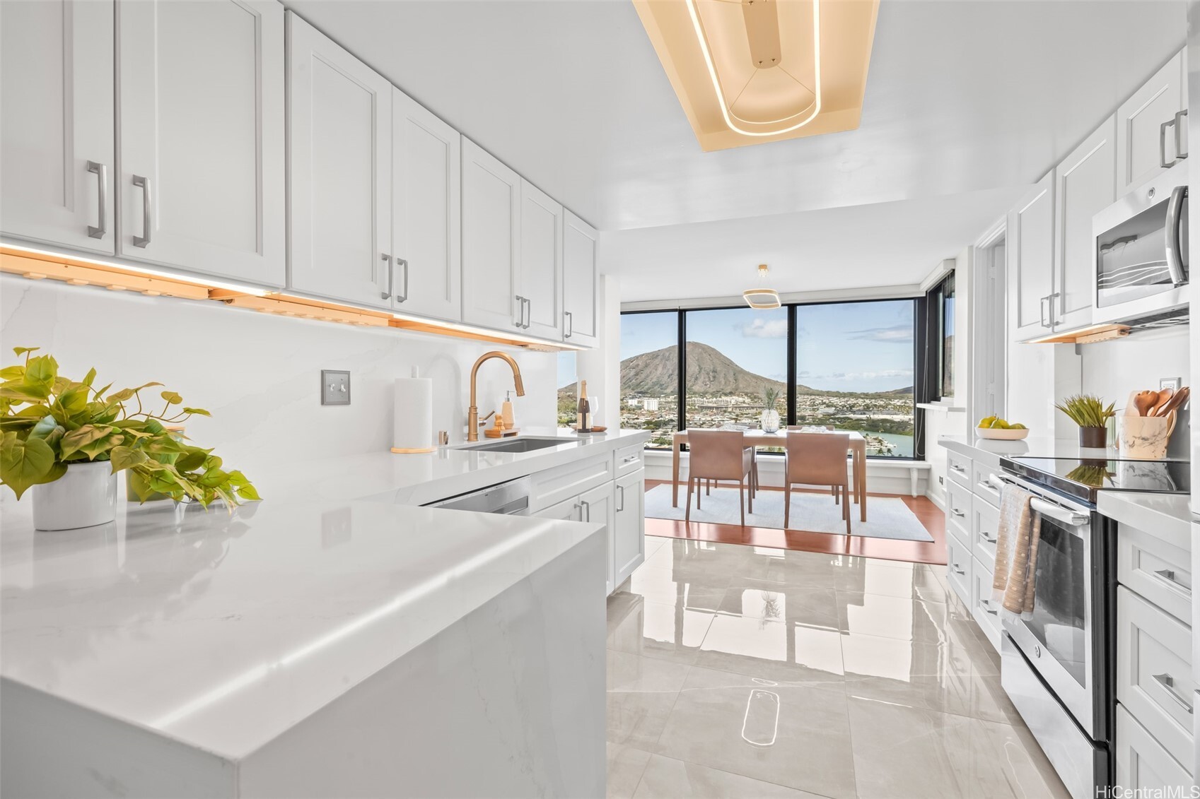 250 Kawaihae Street 18D  Honolulu HI 96825 photo