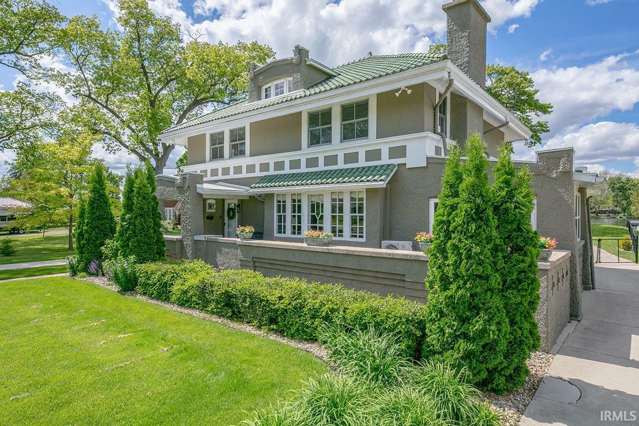 Property Photo: 1126 E Jackson Boulevard IN 46516