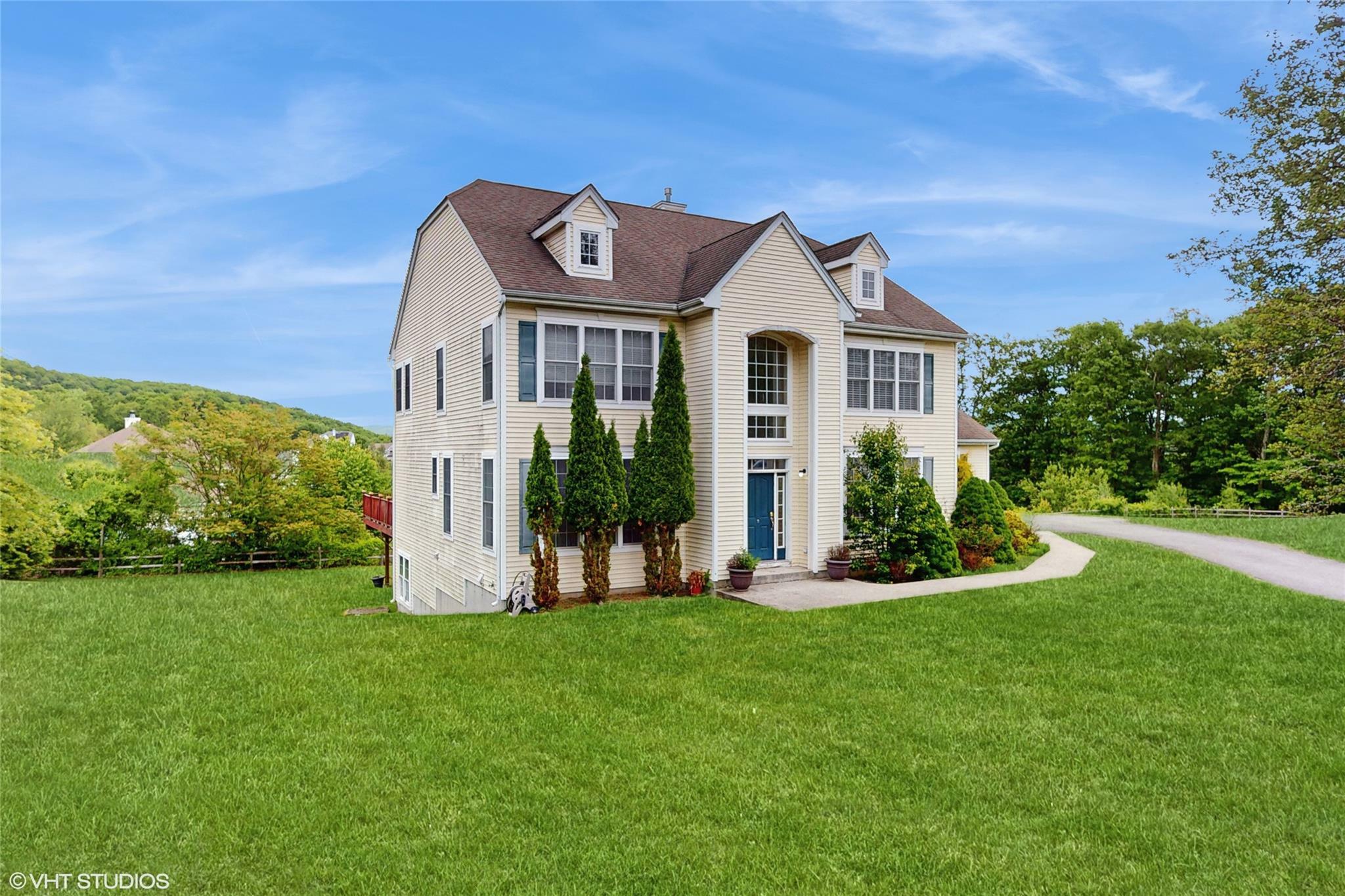 3 Caledonia Circle  Woodbury NY 10930 photo