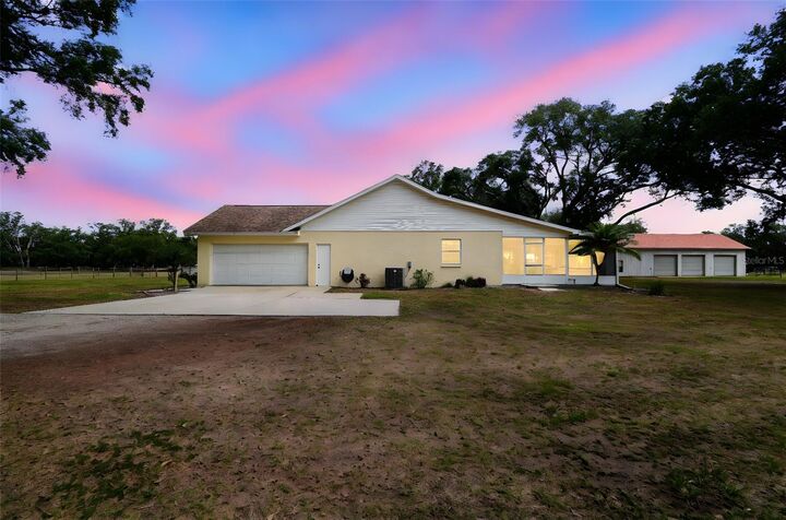 Property Photo: 1202 Williams Road FL 33565