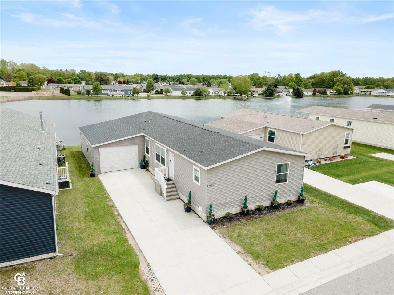 6280 Square Lake Drive  Smiths Creek MI 48074 photo