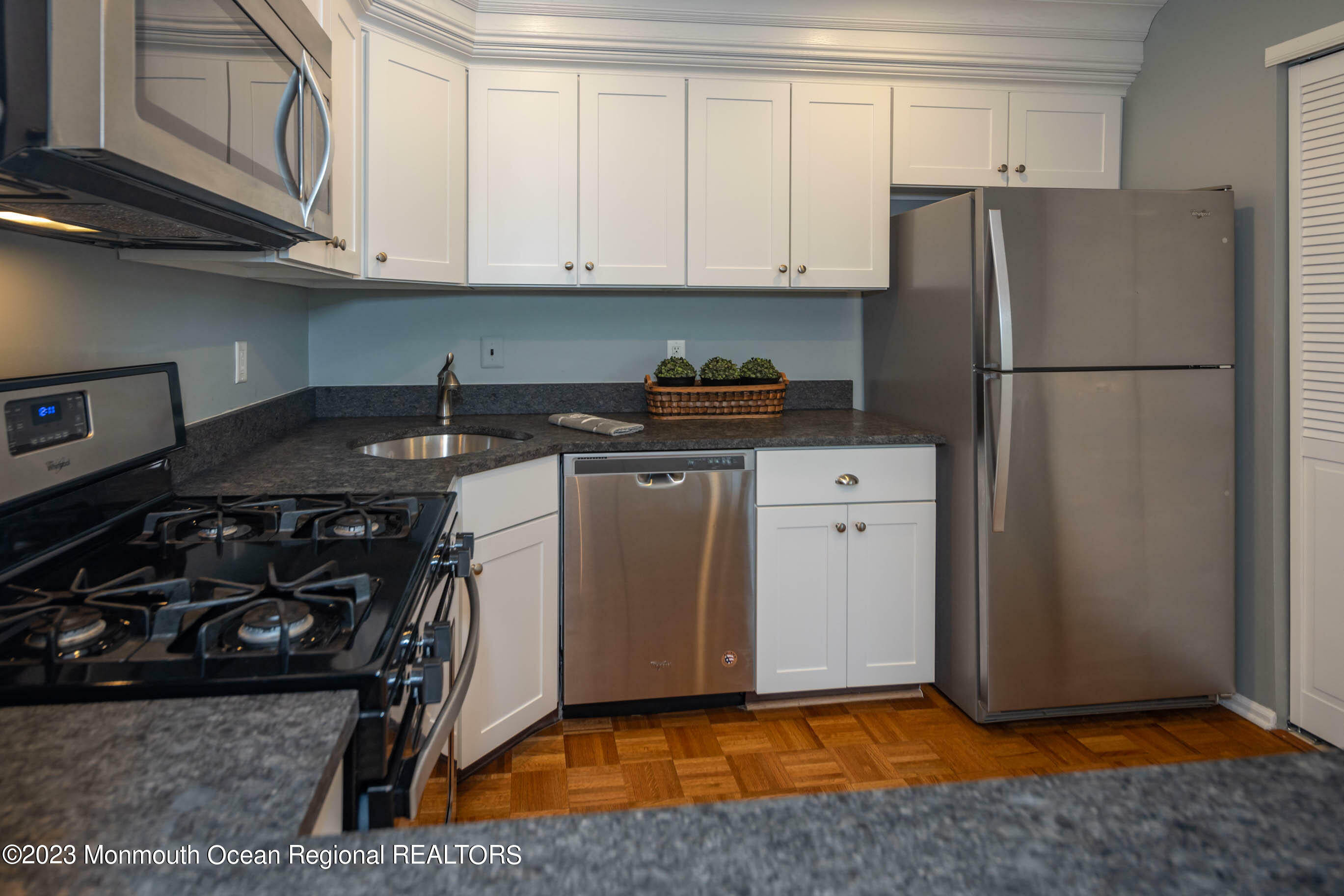 Property Photo:  90 Quince Court 261  NJ 07748 