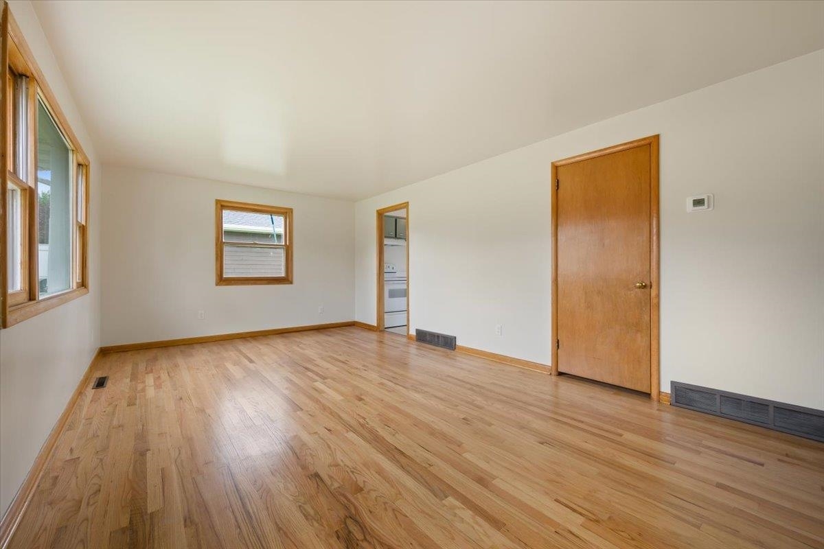 Property Photo: 1041 State Street SD 57783