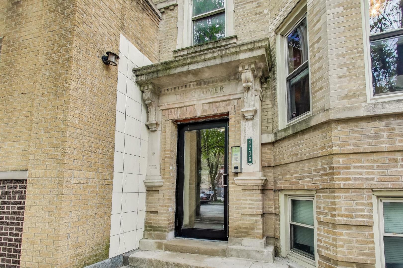Property Photo: 4706 N Winthrop Avenue 1A IL 60640