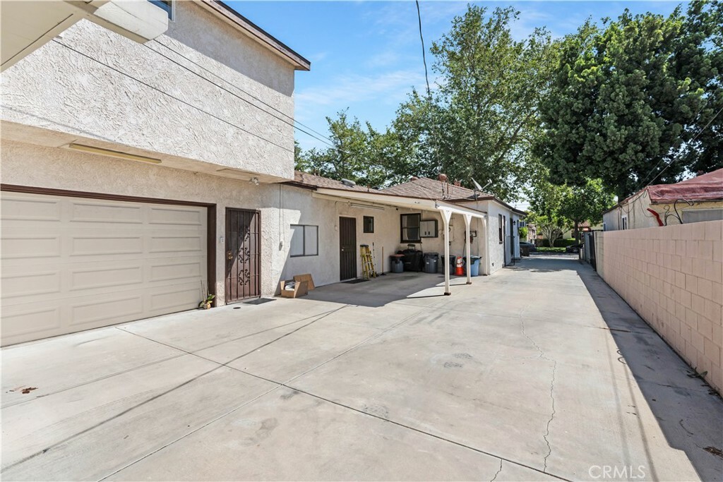 Property Photo: 515 N Mariposa Street CA 91506