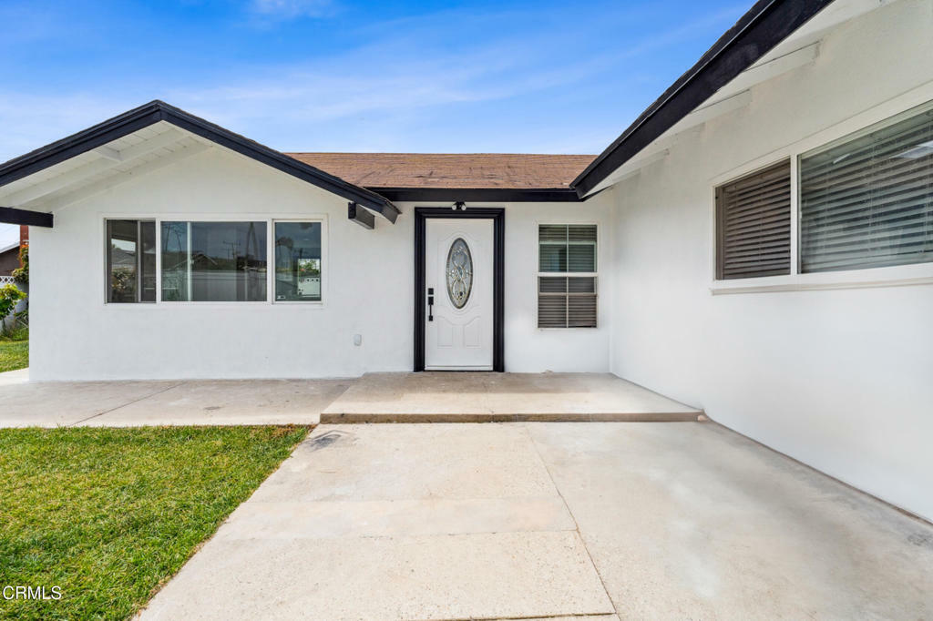 Property Photo: 1712 N 7th Place CA 93041