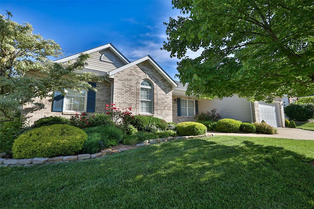 Property Photo:  13 Annebriar Drive  IL 62062 