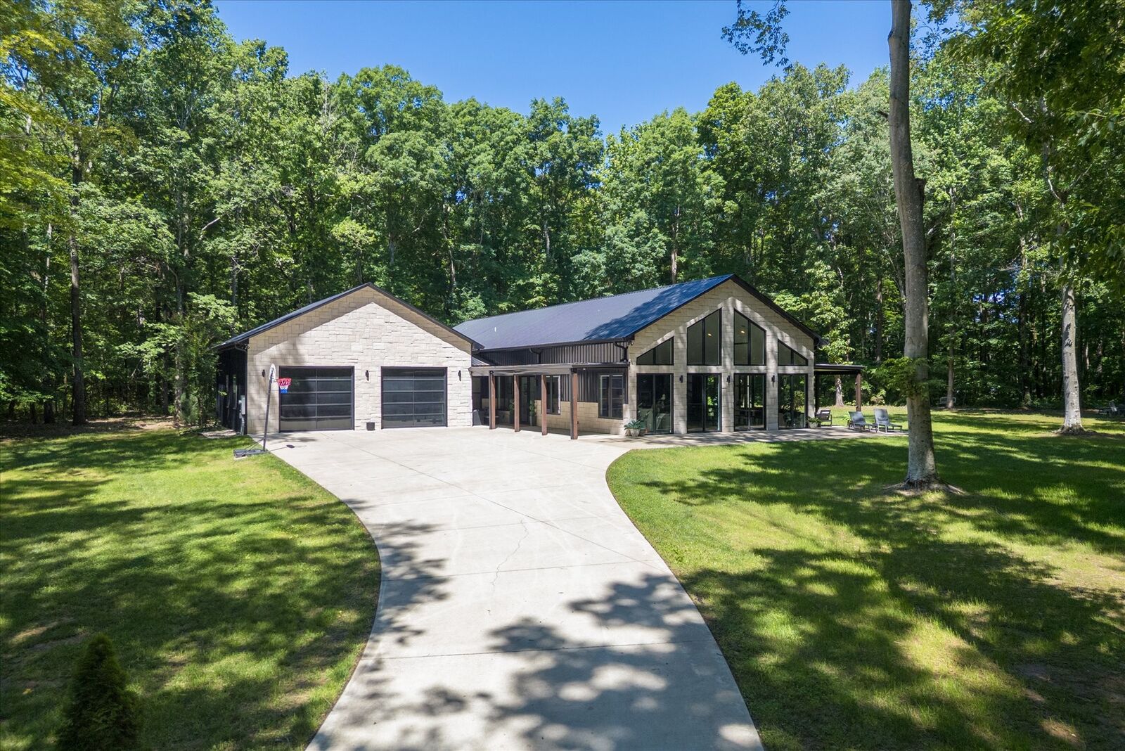 Property Photo: 4945 E Evans Rd TN 37043