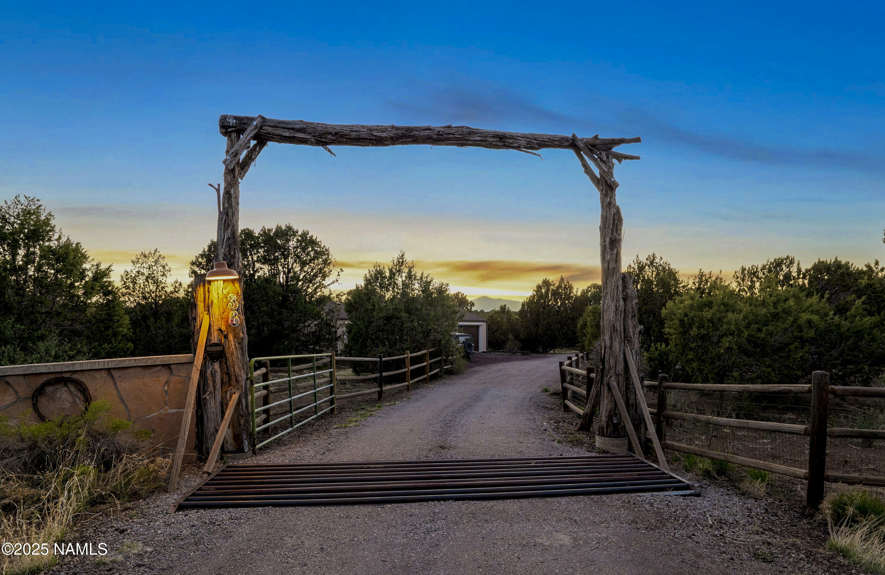 Property Photo: 38 Cosnino Road AZ 86004