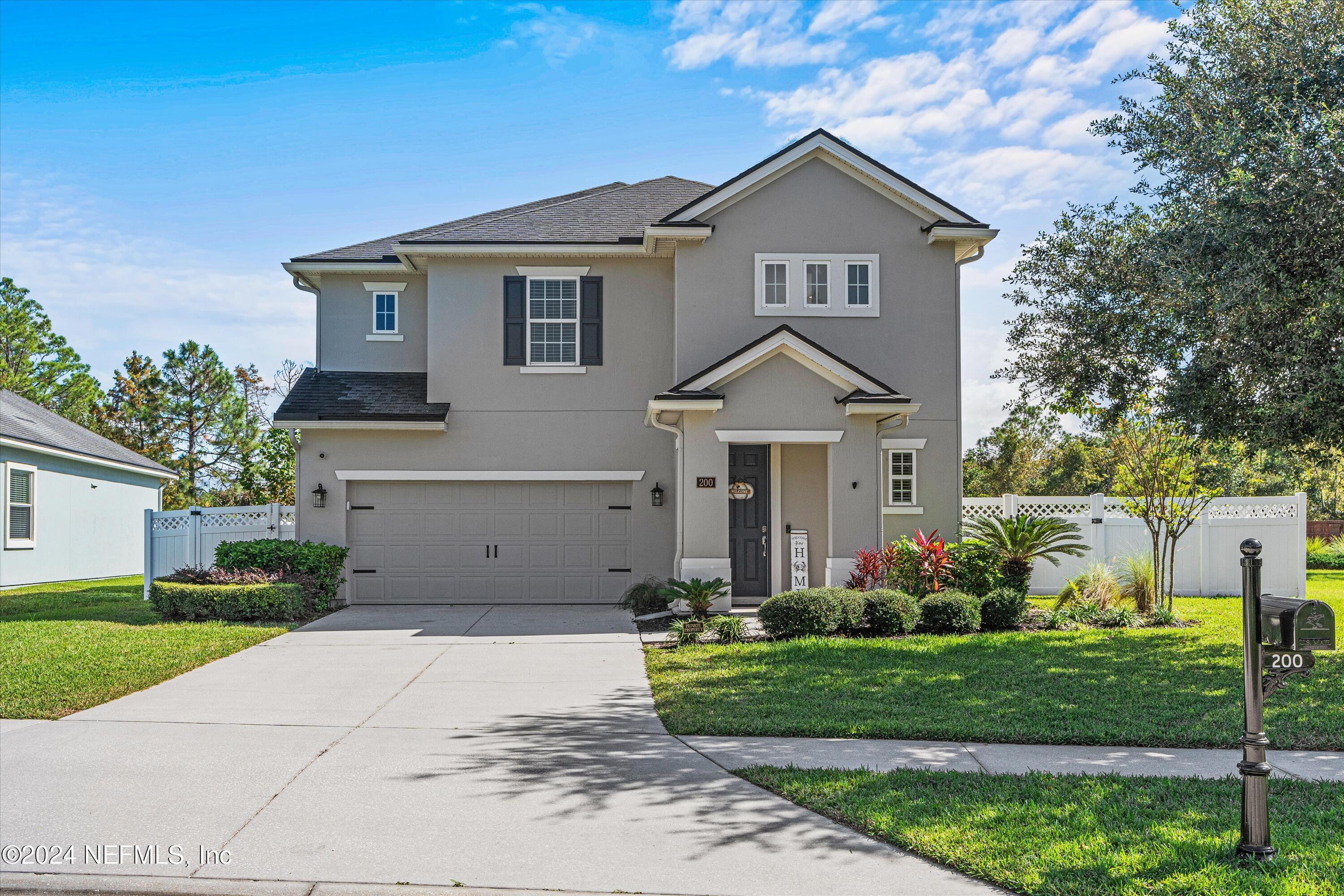 Property Photo: 200 Gladstone Court FL 32259