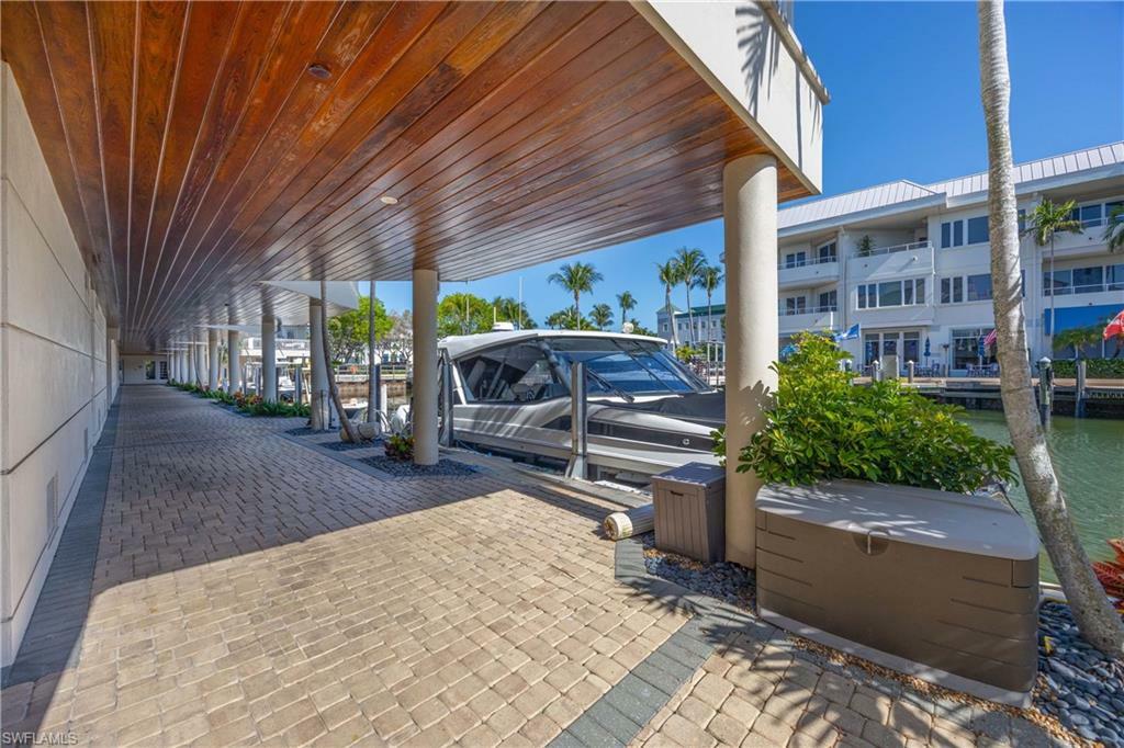 Property Photo: 1001 10th Ave S 207 FL 34102