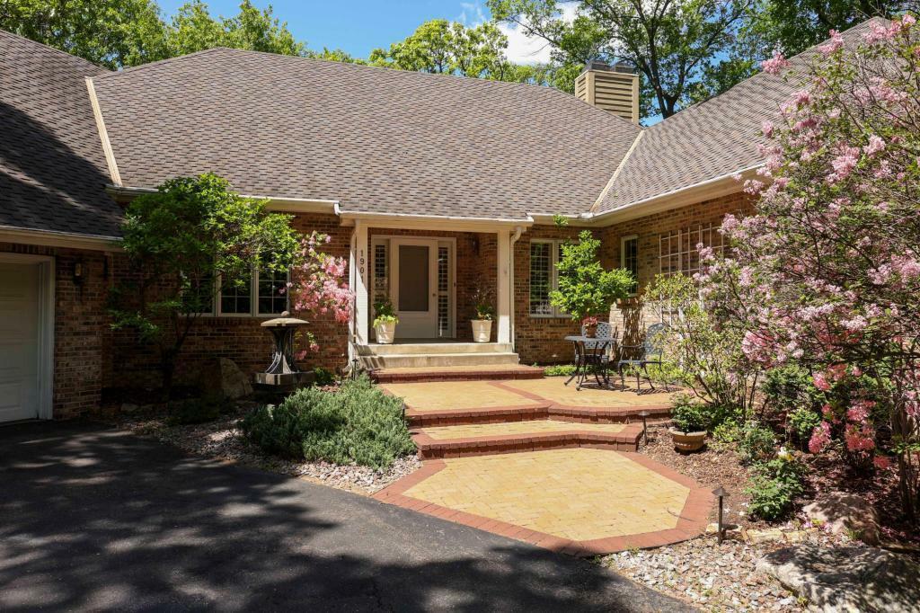 1901 Warrior Drive  Mendota Heights MN 55118 photo