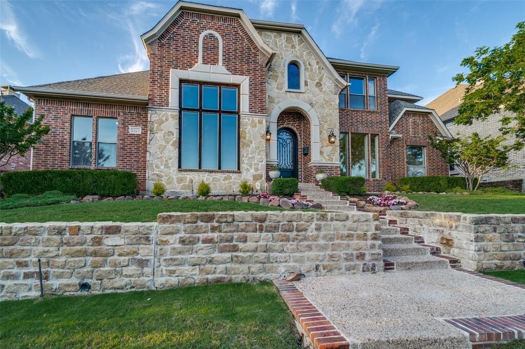 Property Photo:  1221 Dame Susan Lane  TX 75056 