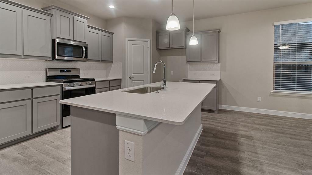 Property Photo: 139 Stanton Avenue TX 76078
