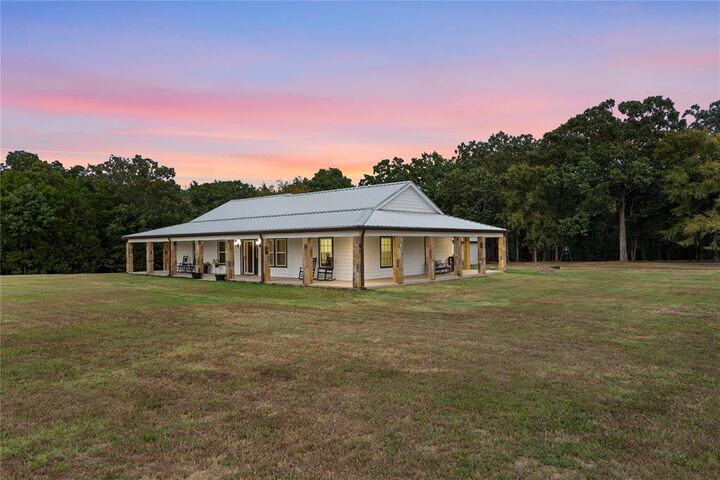Property Photo:  632 County Road 1952  TX 75497 