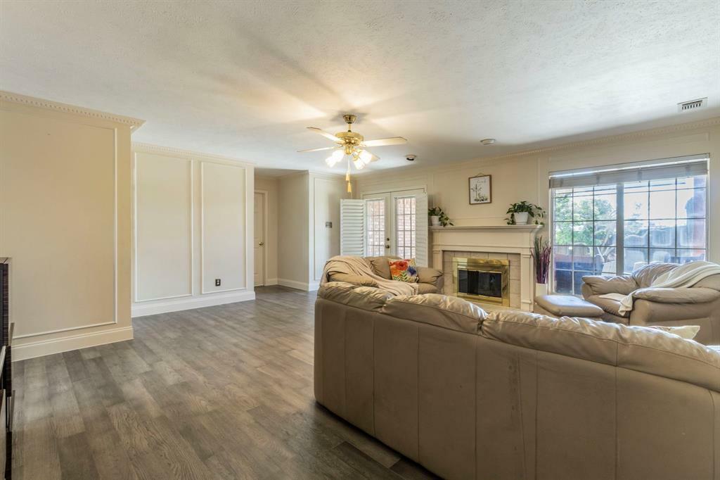 Property Photo: 2111 Menton Place TX 75006
