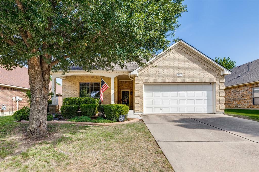 Property Photo:  1706 Deer Crossing Drive  TX 76002 