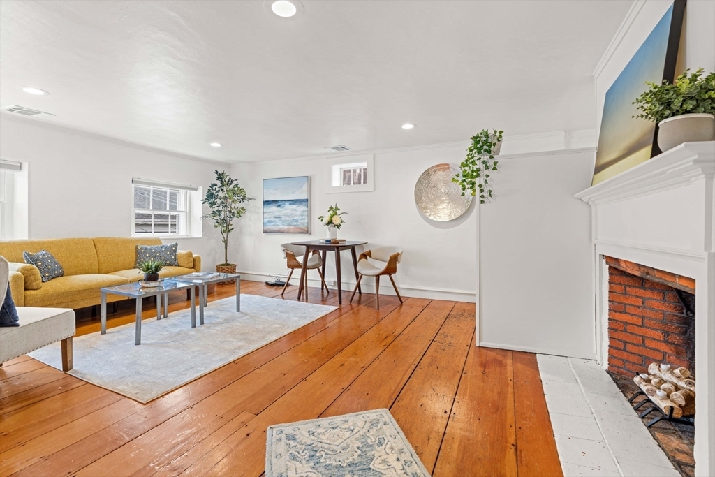 Property Photo: 218 Washington St 5 MA 01945