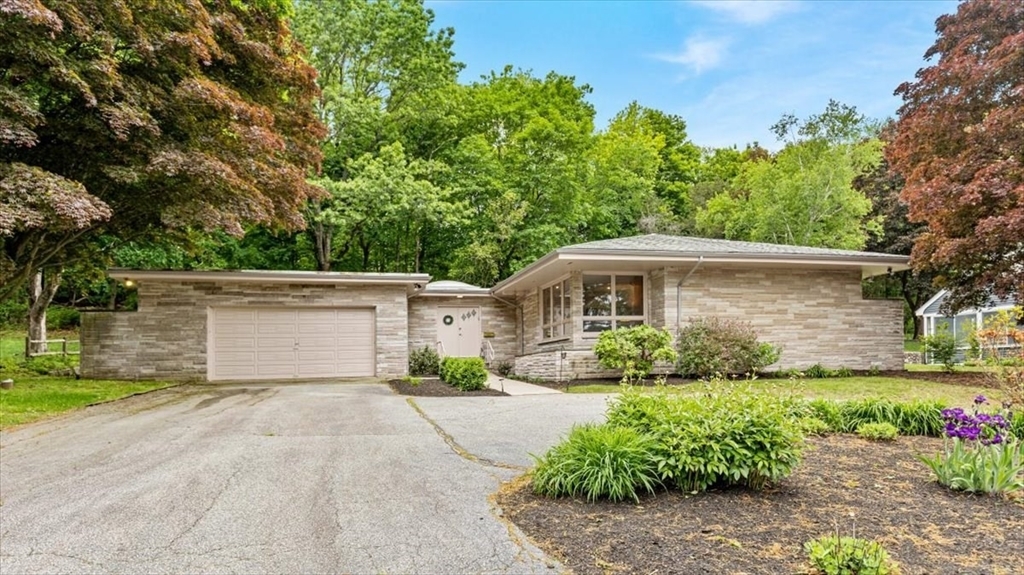 Property Photo: 124 Mount Vernon Rd W MA 02189
