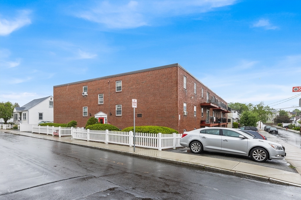 Property Photo:  74 Springvale Ave 7  MA 02150 