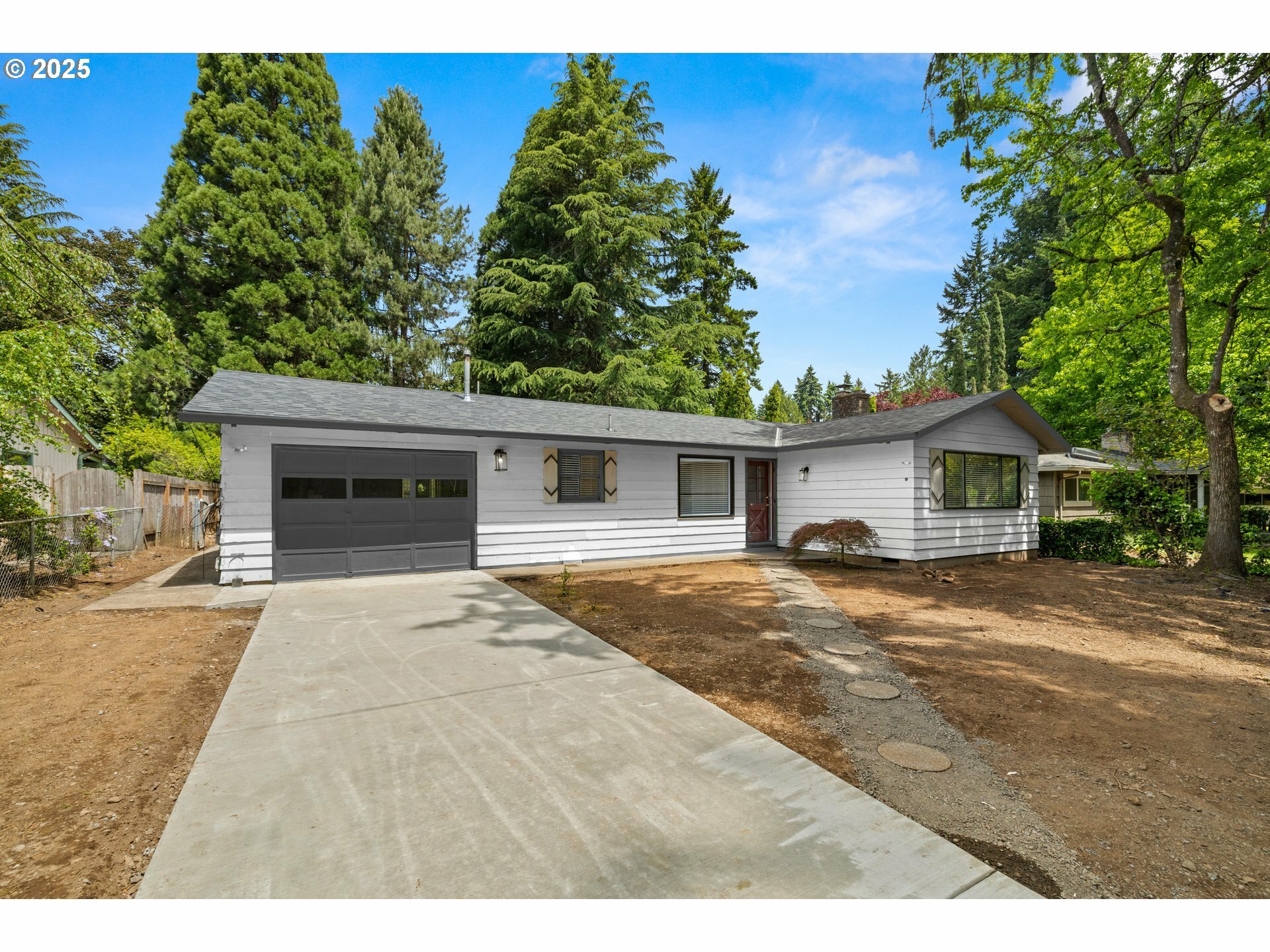 Property Photo: 6401 McEwan Rd OR 97035