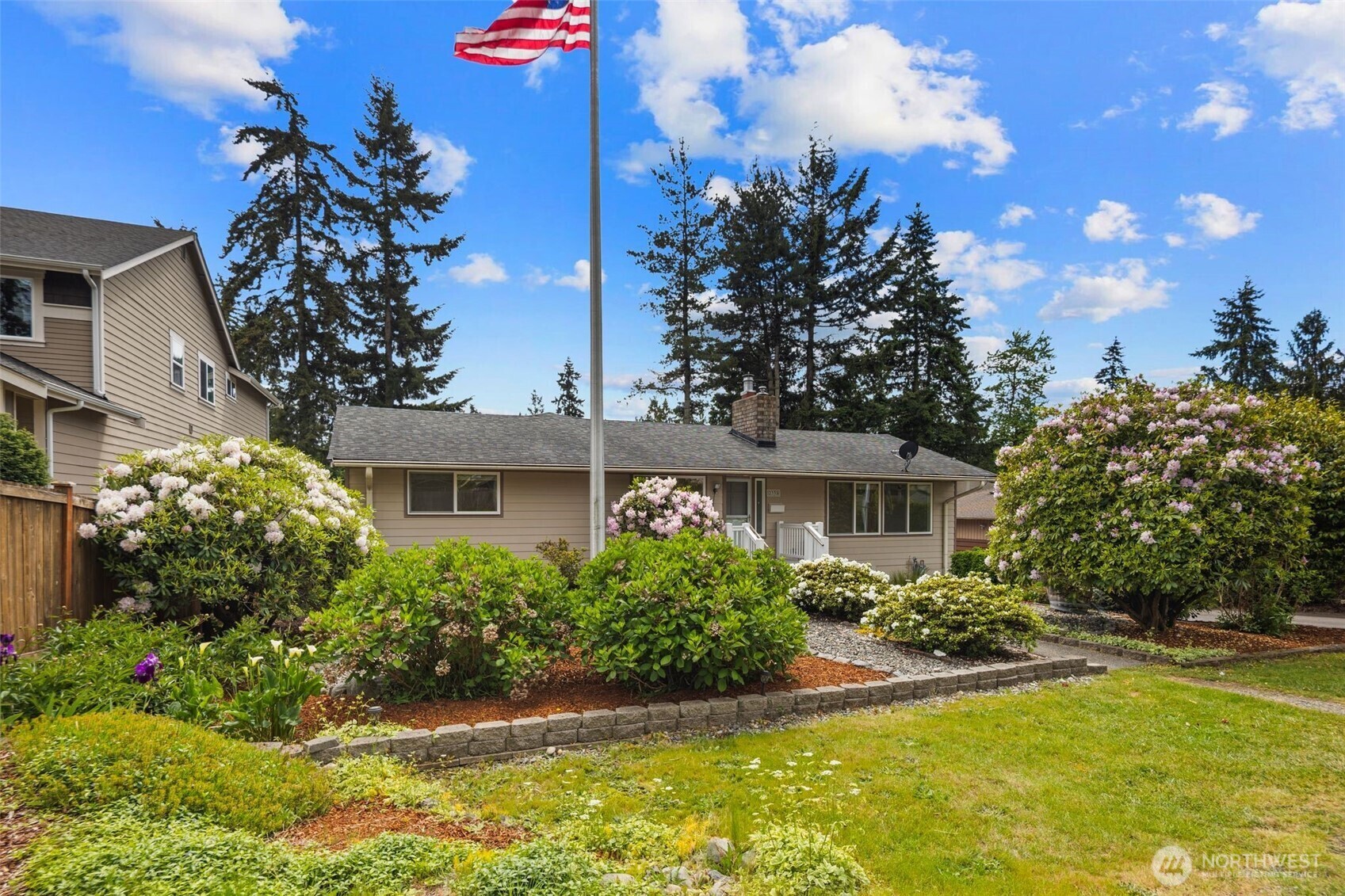 Property Photo: 2335 N 180th Street WA 98133