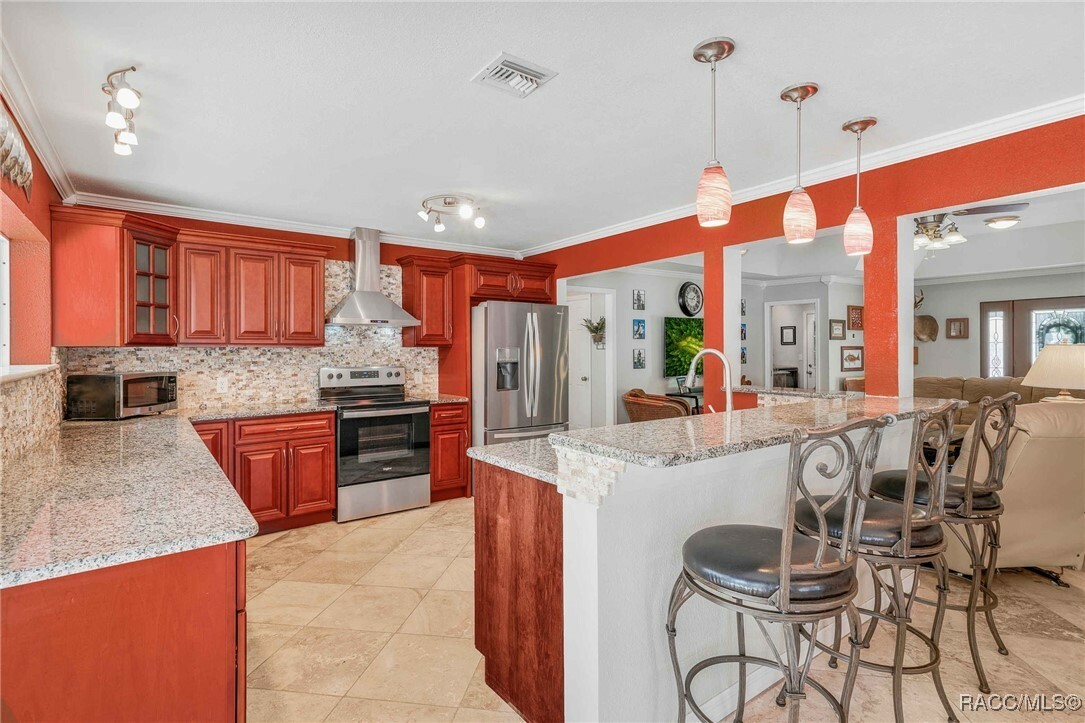Property Photo: 1123 S Waterview Drive FL 34450