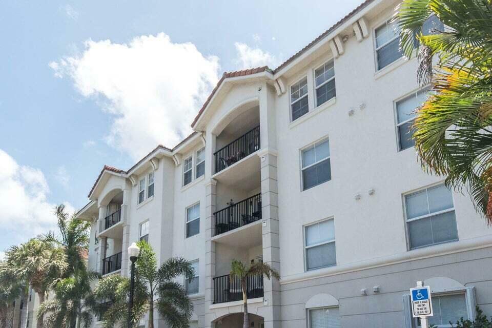 Property Photo: 3409 Tuscany Way FL 33435