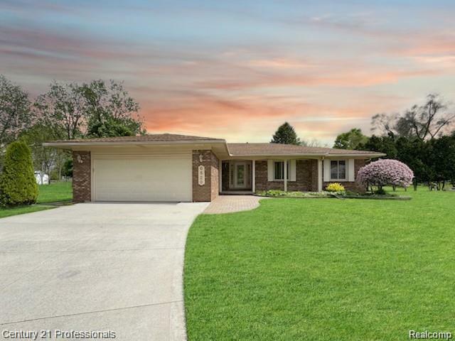 Property Photo: 6820 Emerald Shores Drive MI 48085
