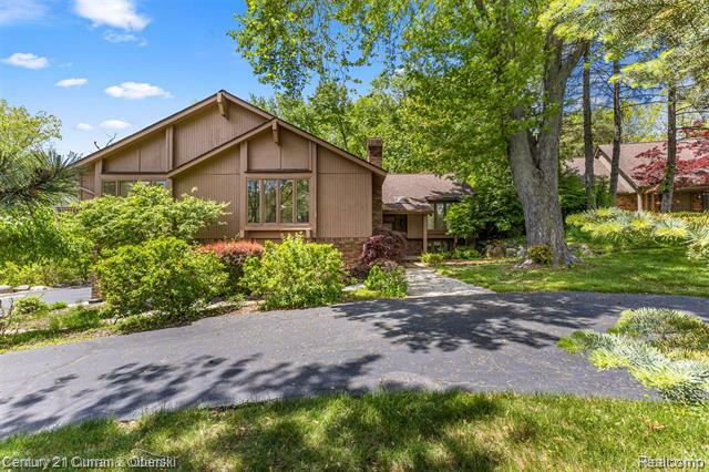 2211 Shore Hill Drive  West Bloomfield Twp MI 48323 photo