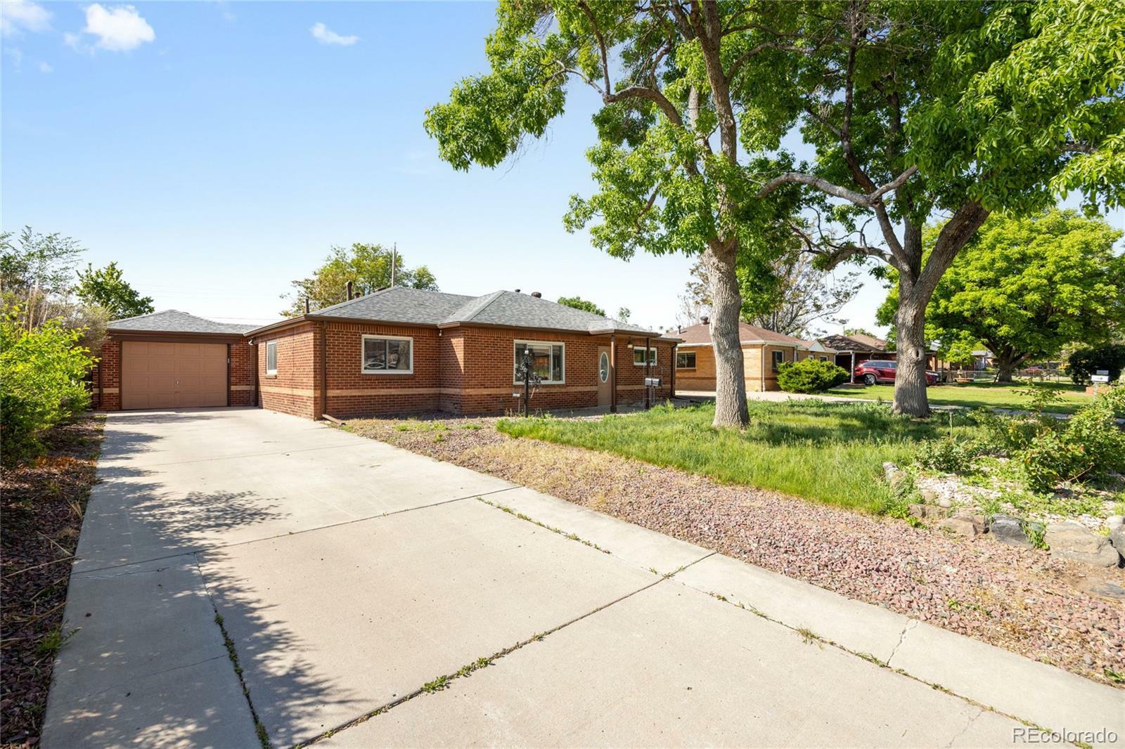 Property Photo: 1560 Pueblo Court CO 80229