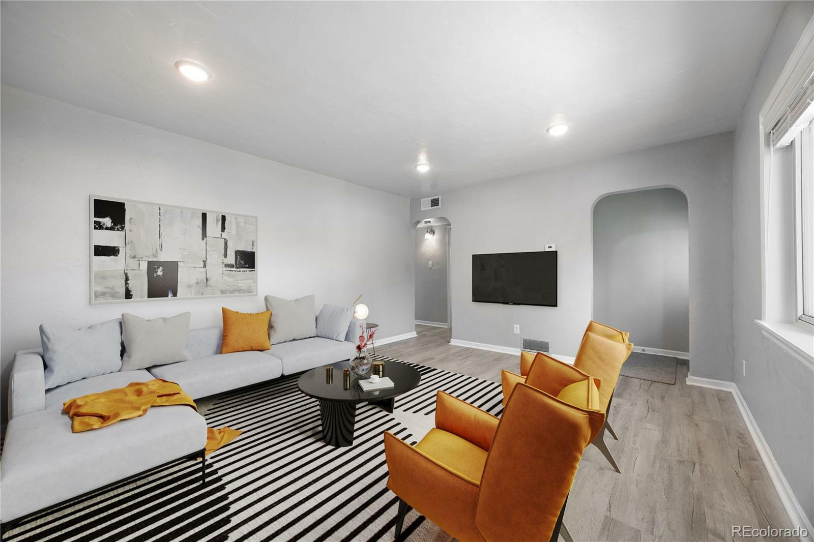 Property Photo: 1560 Pueblo Court CO 80229