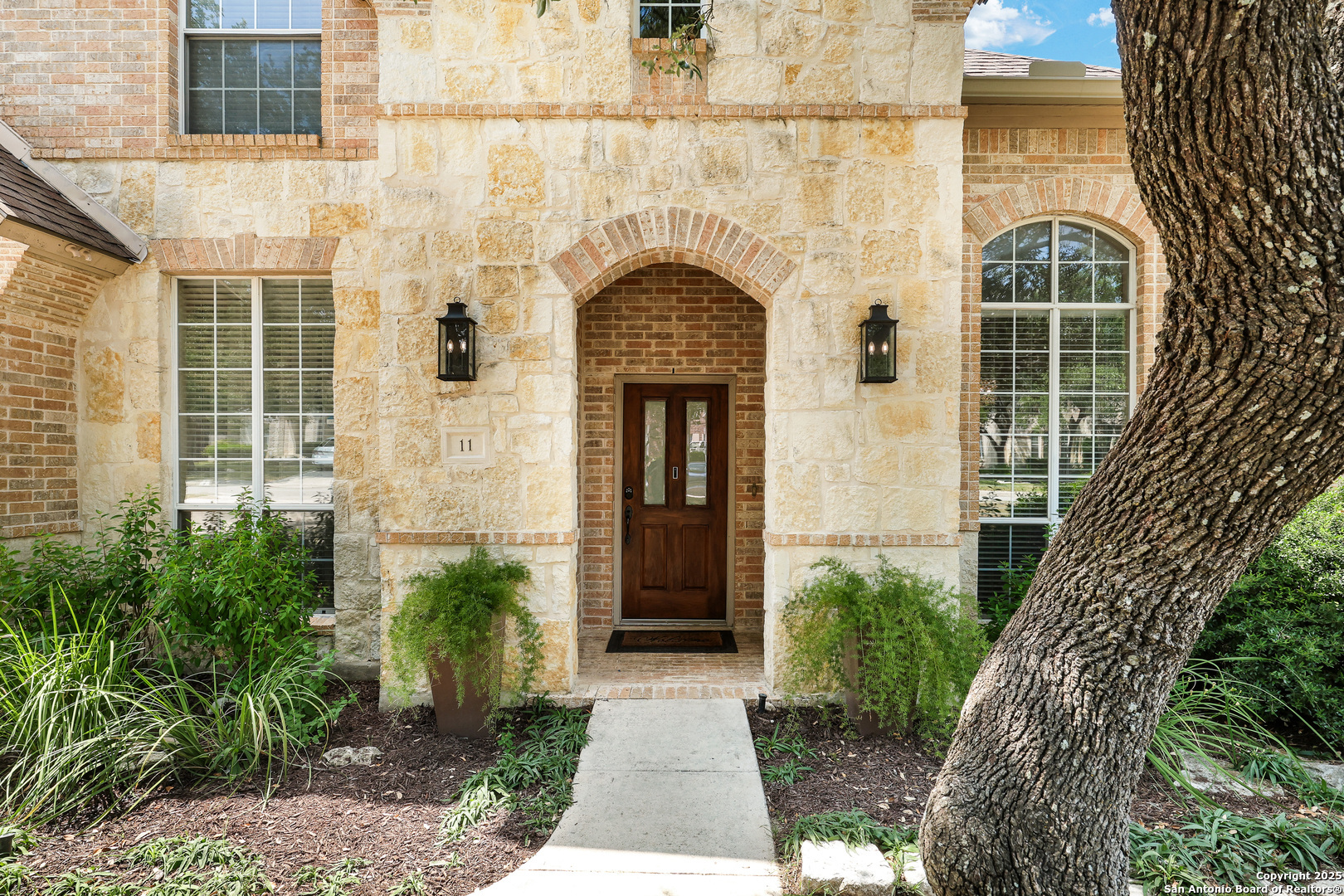 Property Photo: 11 Gemsbuck Rise TX 78258