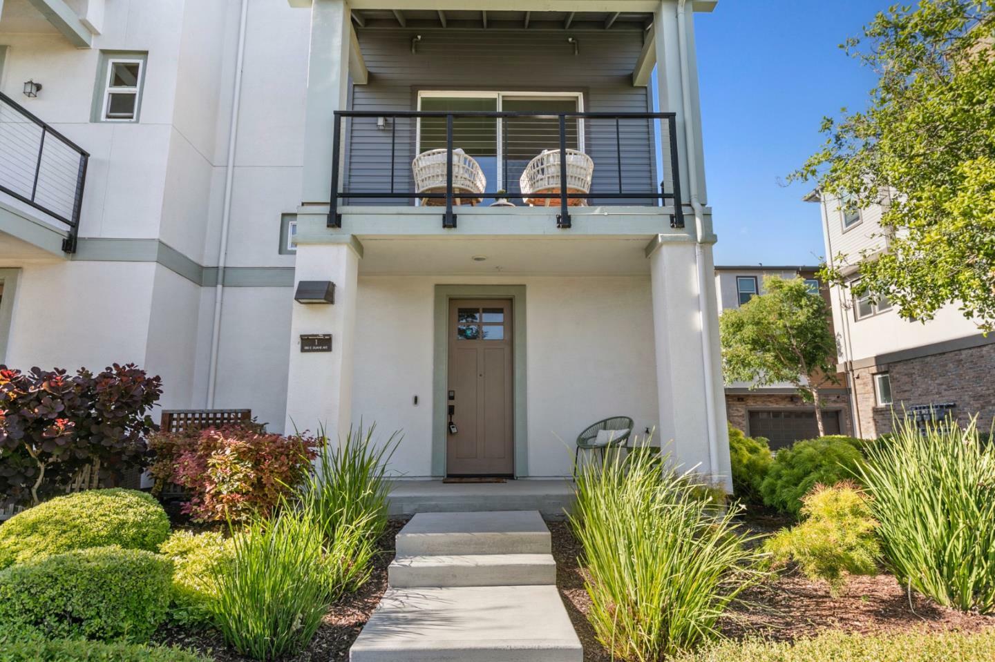 Property Photo: 880 East Duane Avenue 1 CA 94085