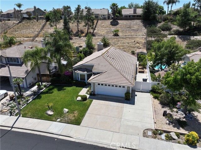 Property Photo: 39387 Via Temprano CA 92563