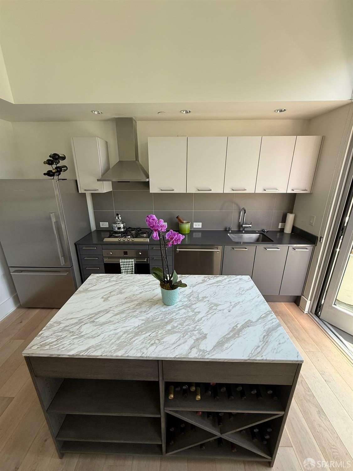 Property Photo: 1075 Market Street 810 CA 94103