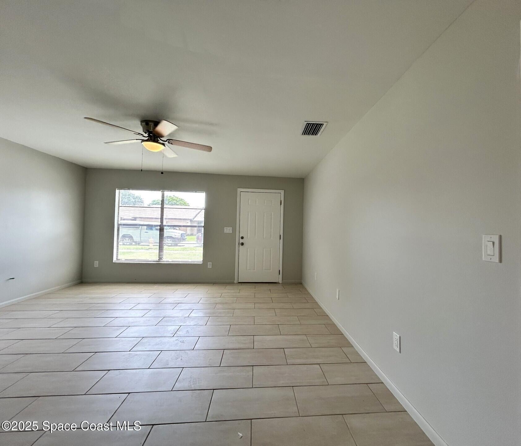 Property Photo: 22 E Towne Place FL 32796