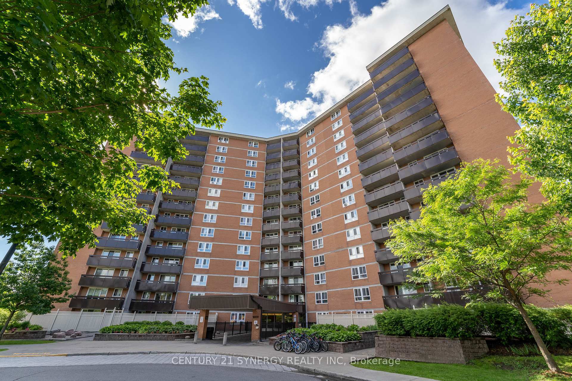 Photo de la propriété:  2000 Jasmine Crescent 718  ON K1J 8K4 