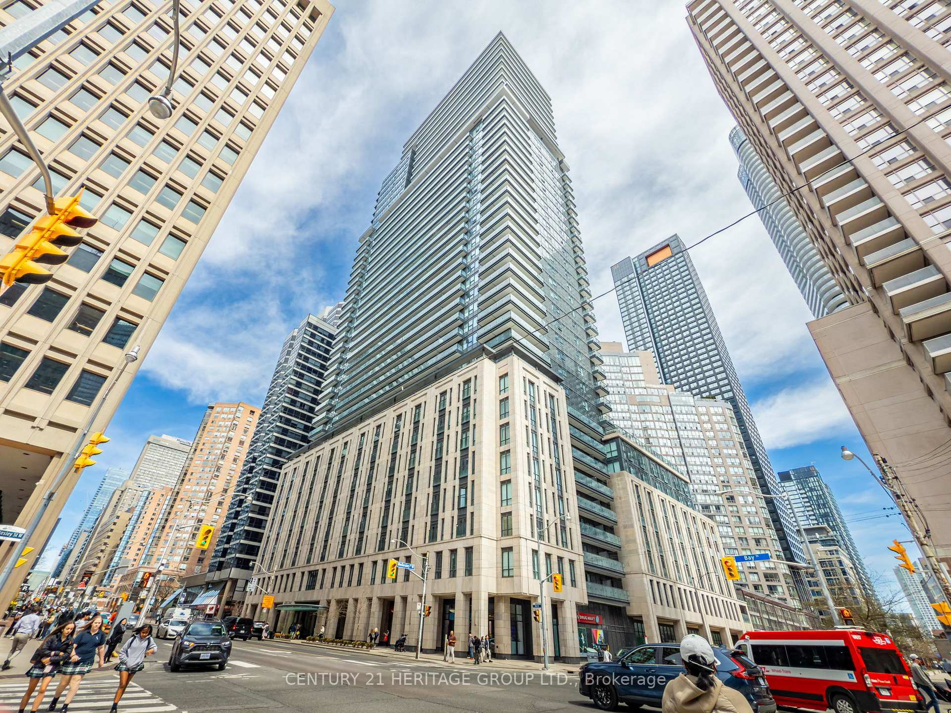 Property Photo: 955 Bay Street 2915 ON M5S 0C6