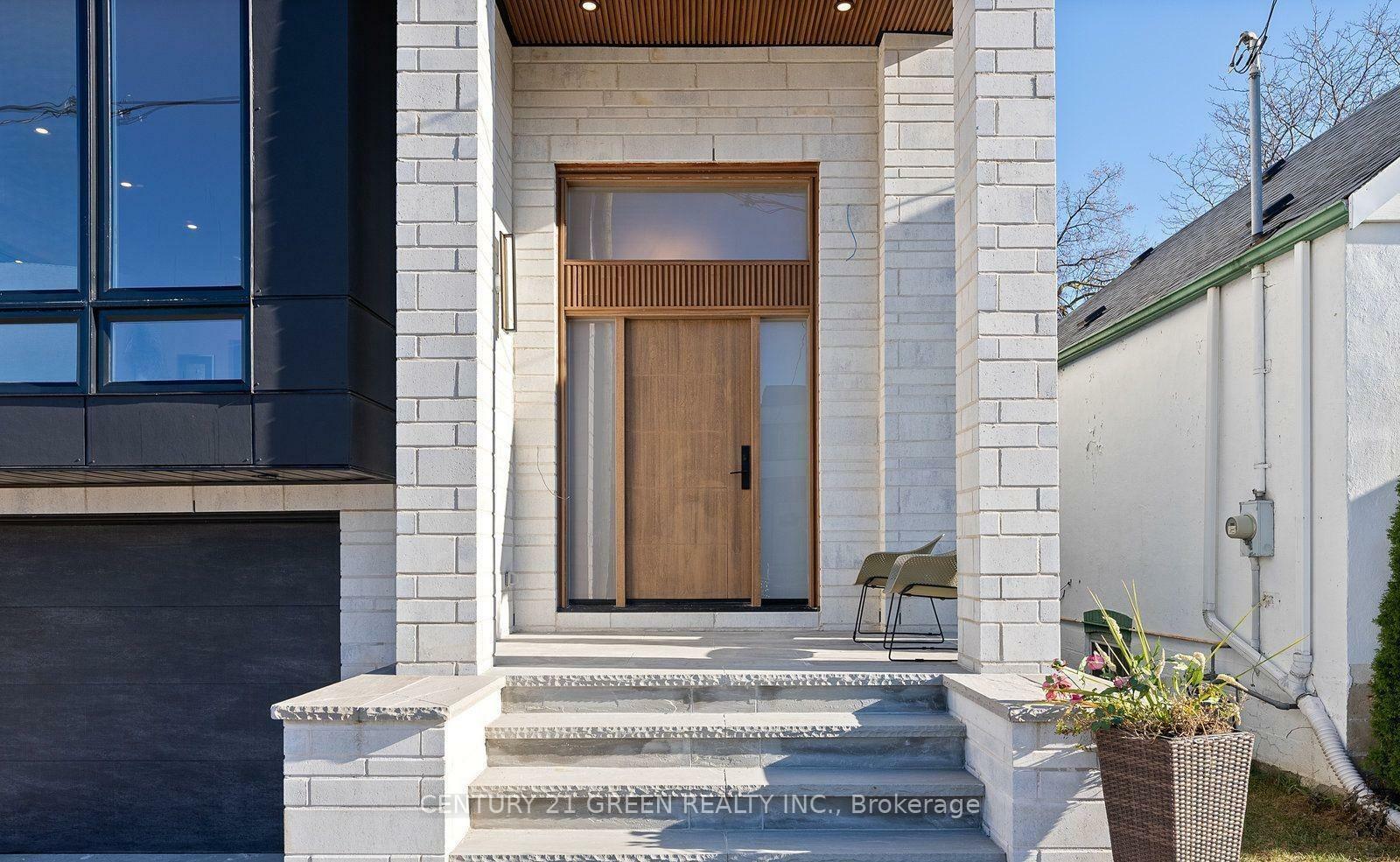 Property Photo: 67 Bexhill Avenue ON M1L 3B7