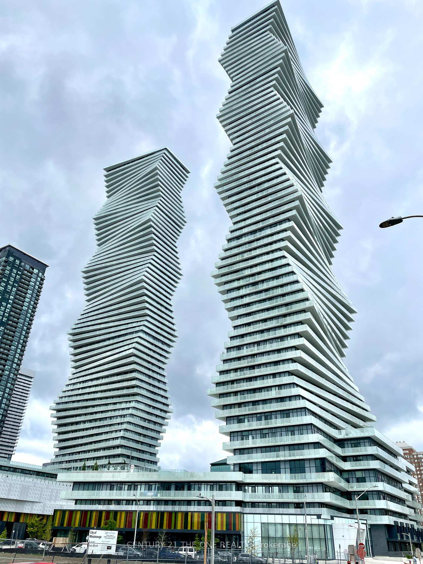 Property Photo: 3883 Quartz Road 801 ON L5B 0M4