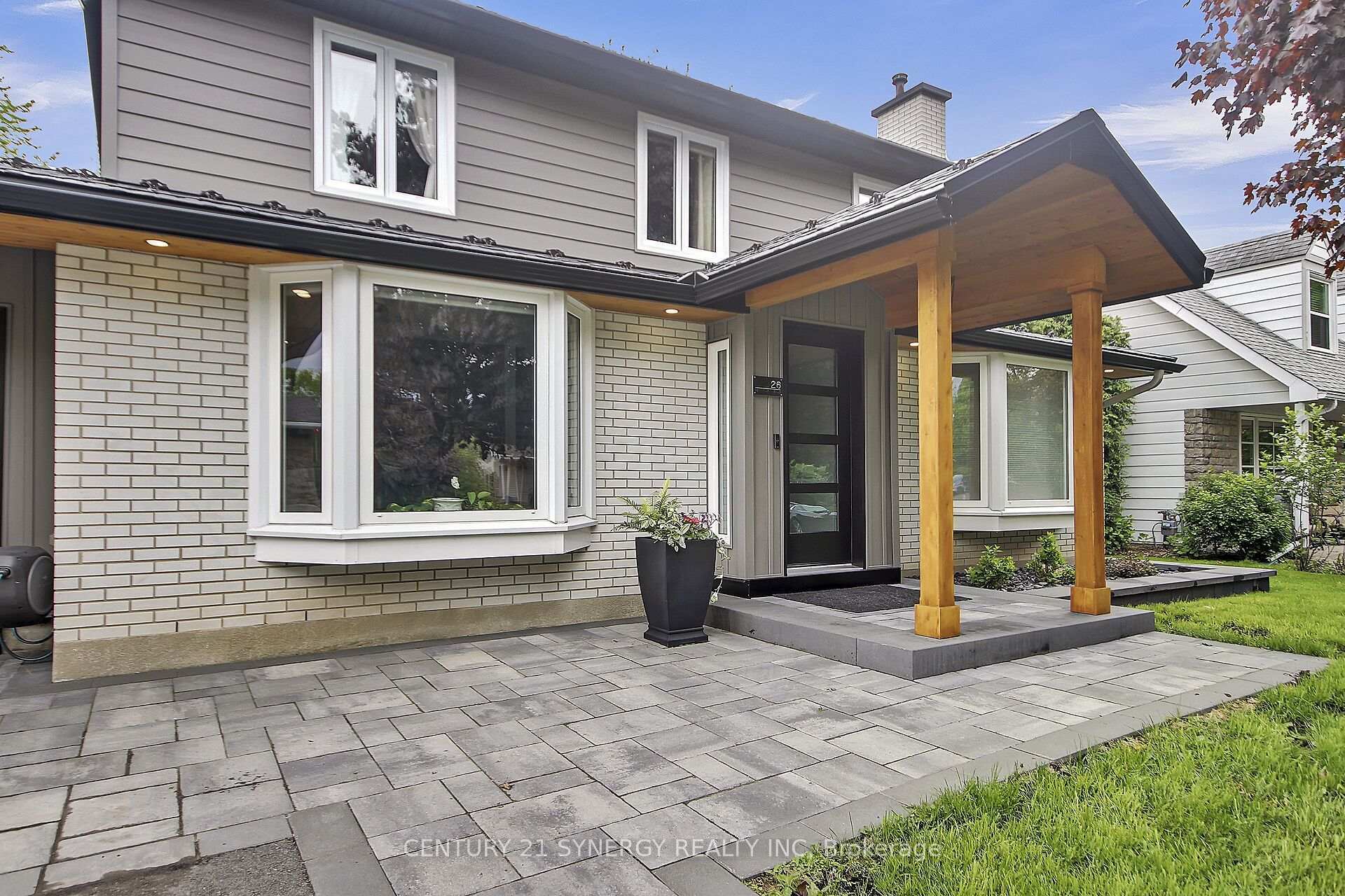 Property Photo: 26 Seymour Avenue ON K2E 6P2