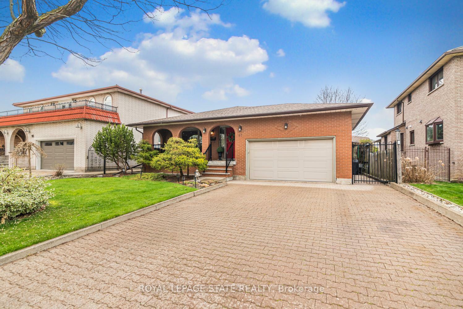 Property Photo: 97 Albion Falls Boulevard ON L8W 1R4