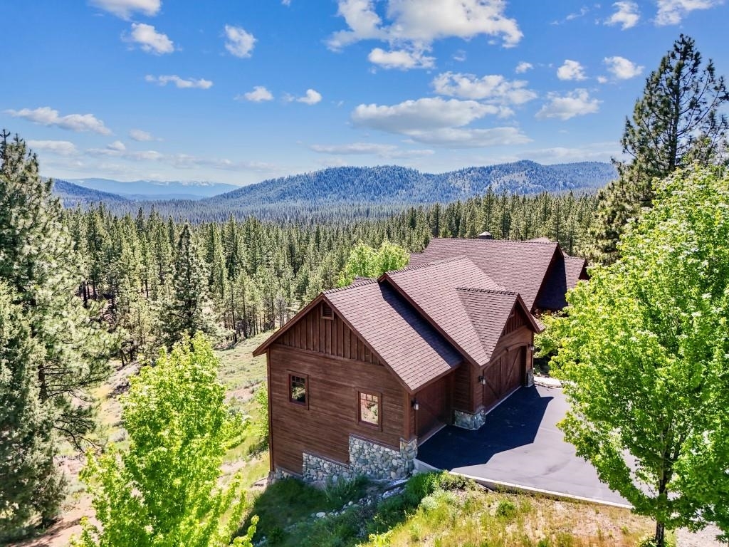 Property Photo: 1947 Grizzly Ranch Road CA 96122