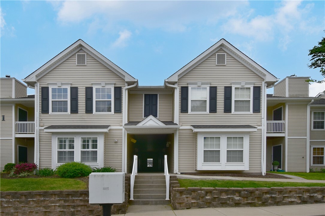 Property Photo: 1201 Lenox Oval PA 15237