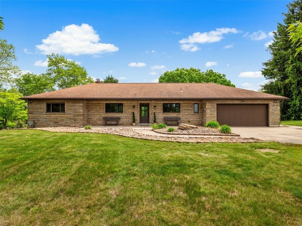 Property Photo: 330 Center Grange Road PA 15061