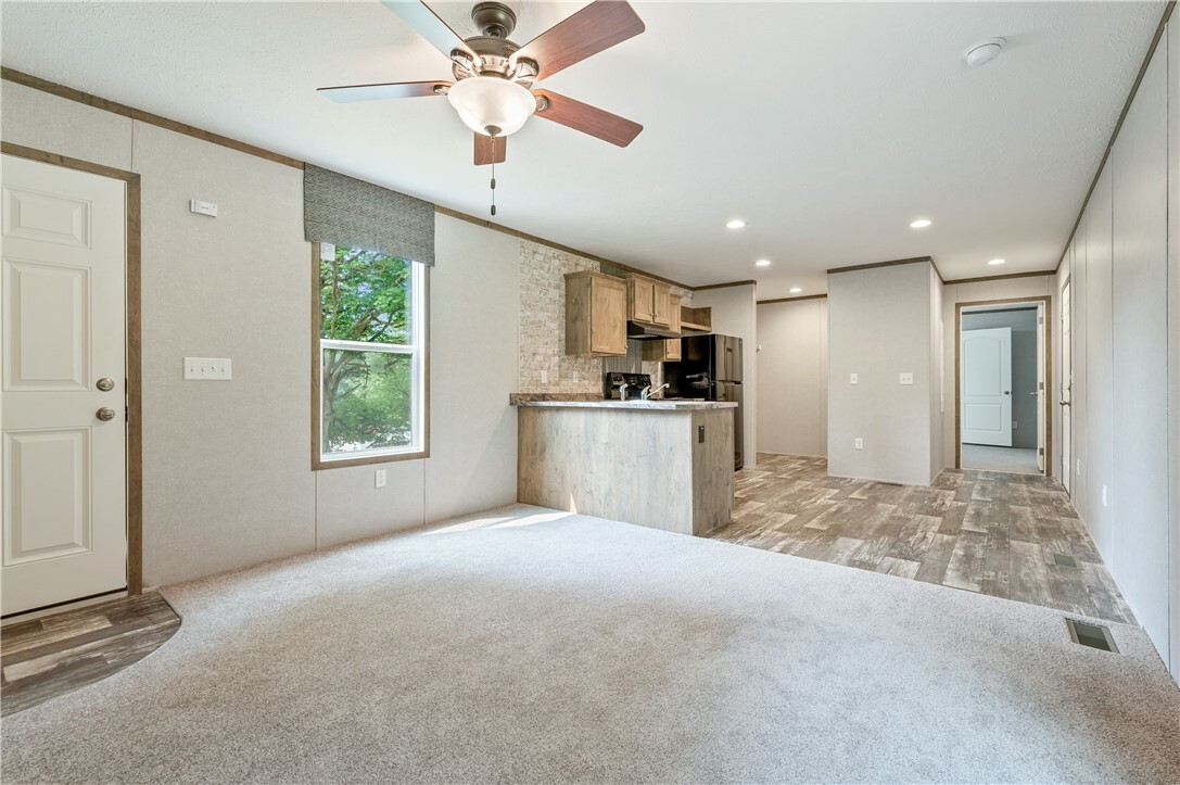 Property Photo: 213 Main Hill Rd PA 16041