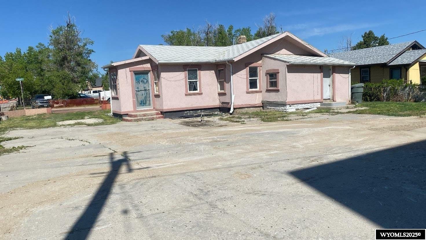 Property Photo:  800 E F St  WY 82601 